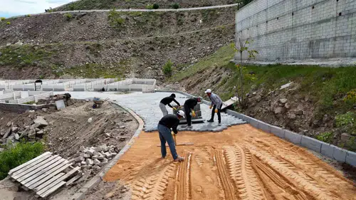 Elazığlılar için bayram öncesi mezarlıklar hazır hale getiriliyor