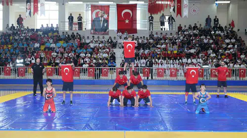 Siirt 19 Mayıs coşkusunu spor gösterileri ve ödül töreniyle kutladı