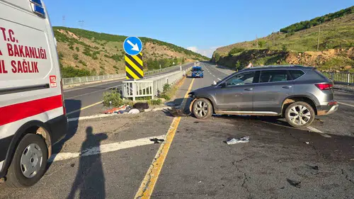 Bingöl yolunda otomobil köprüye çarptı 5 kişi yaralandı