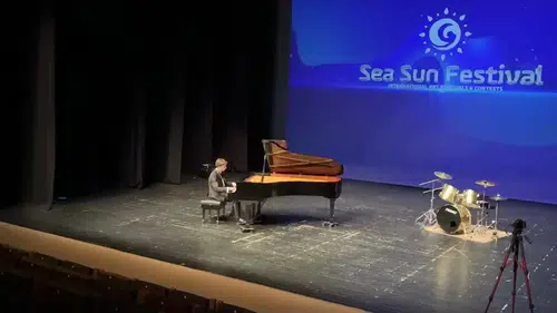 Elazığlı Ömer Gür İspanya’da piyano yarışmasını kazandı