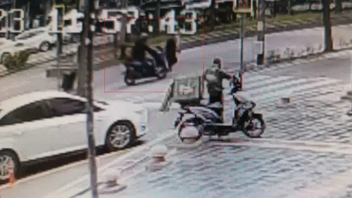 Batman’da yaya geçidi kazası güvenlik kamerasında