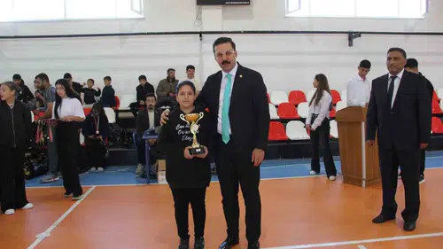 Sivrice 19 Mayıs coşkusunu sporla kutladı