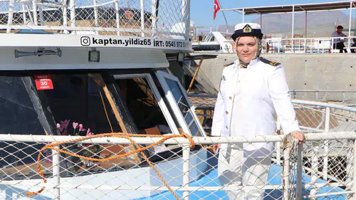 Van Gölü'nde dümen artık Yıldız Kaptan'a emanet