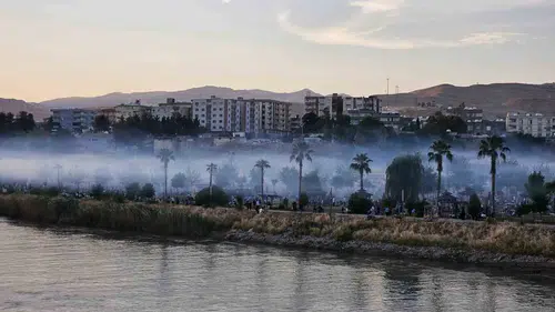 Cizre’de mangal dumanı nehri kapladı
