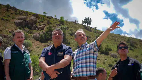 Van Hakkari yolundaki heyelan bölgesinde uzman incelemesi