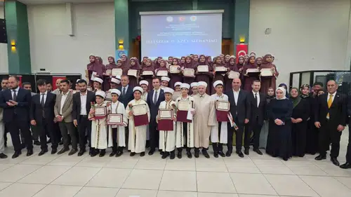 Tatvan’da 56 öğrenci hafızlık icazetini aldı