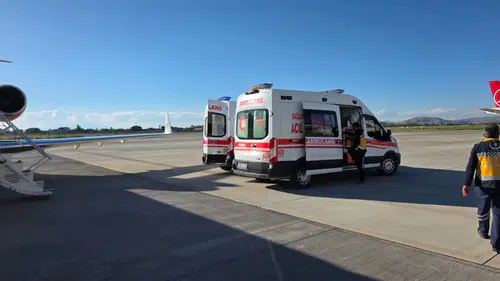 İki bebek acil şifa için İstanbul yolcusu