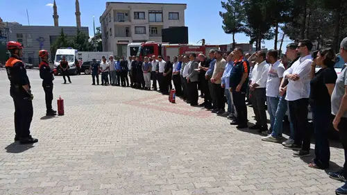Derik'te olası felaketlere karşı yangın ve tahliye provası yapıldı