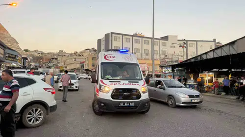 Birecik’te iki grup birbirine girdi Bir kişi bıçaklandı