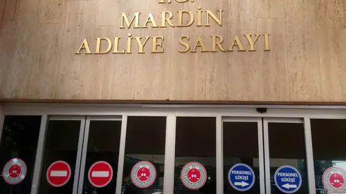 Miras uğruna babasının aracına bomba yerleştiren oğula hapis cezası