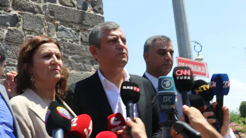 Özgür Özel Diyarbakır'da Kayyım siyasetine karşı sokaktayız