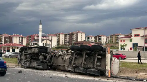 Elazığ’da ağır vasıta kazası 2 kişi hastanelik oldu