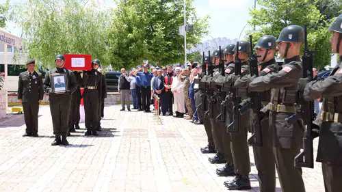 Elazığ Kıbrıs gazisini dualarla uğurladı