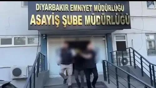 Diyarbakırda iş yerlerine ve banka ATM'sine ateş açan saldırganlar yakalandı