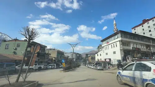 Şemdinli sınırında kimliği belirsiz erkek cesedi bulundu