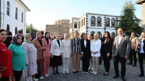 Bakan Göktaş Diyarbakır’da aile desteklerini anlattı