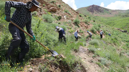 Hakkari’de köylülerin 10 kilometrelik su mücadelesi