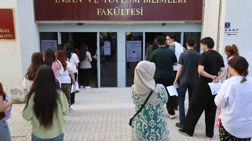Elazığ’da üniversite hayali için ter dökülüyor