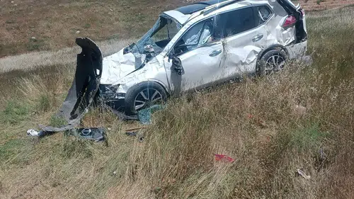Batman yolunda kaza yapan otomobil şarampole uçtu