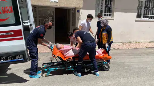 Elazığ'da evlerinde düşen iki kız kardeş için ekipler harekete geçti