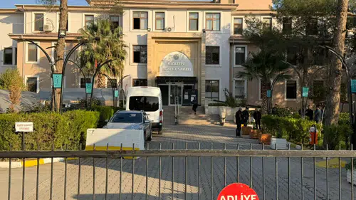 Balkonunda oturan yaşlı kadın düğün magandasının kurşunuyla hayatını kaybetti