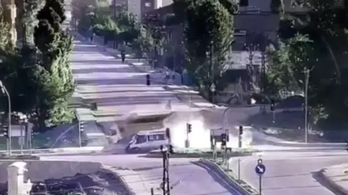 Yüksekova’da üç canı alan kaza kameraya yansıdı