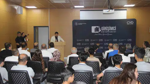 Cizreli gençler iş dünyasına kütüphaneden adım atıyor