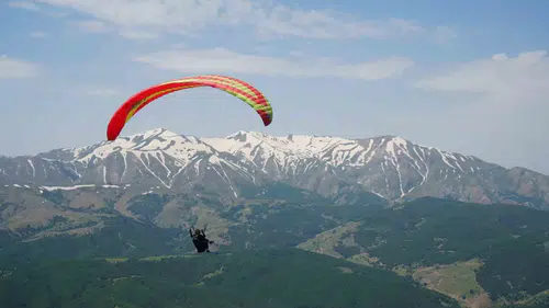 Kurtik Dağı semalarında yamaç paraşütü heyecanı başladı