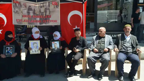 Muş'ta aileler çocuklarını geri istiyor