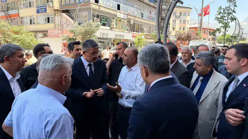 İçişleri Bakan Yardımcısı Ali Çelik Hakkari esnafıyla bir araya geldi