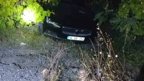 Elazığ yolunda kaza otomobil şarampole devrildi
