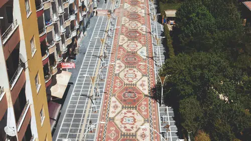 Kızıltepe'nin halı desenli caddesi 6 yıl sonra ilgi odağı