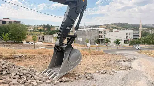 Çermik Belediye Başkanı bozuk yollar için halktan özür diledi