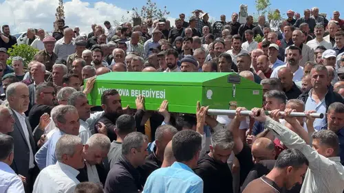 Yüksekova'da minibüs ile kamyon çarpıştı 3 kişi hayatını kaybetti