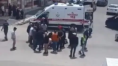Elazığ’da motosiklet yoldan çıktı