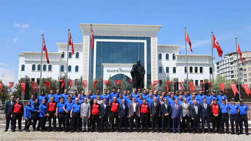 Elazığ’da ceza infaz personeli için özel gün kutlaması