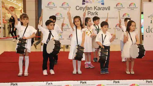 Diyarbakır Ceylan Karavil Park AVM şenlik alanına döndü