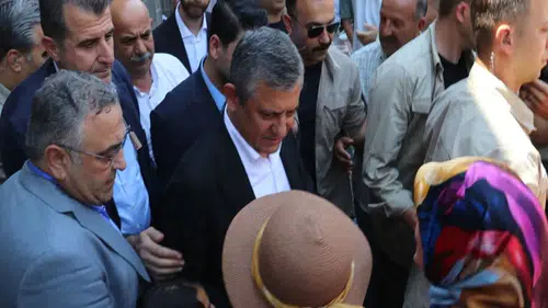 Diyarbakır'da Özgür Özel rüzgarı: Sezgin Tanrıkulu'ndan hemşehrilerine duygusal teşekkür