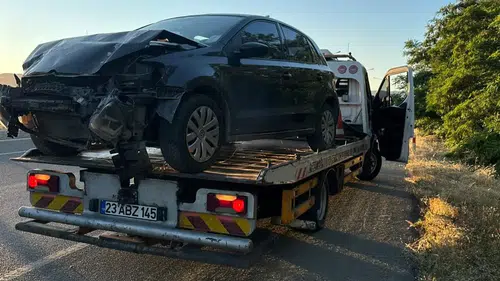 Elazığ yolunda kaza Otomobil kontrolden çıkıp şarampole yuvarlandı