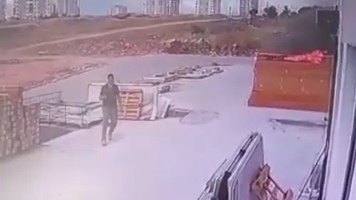 Şanlıurfa'da 33 milyon liralık yangının çıkış anı kameraya yansıdı