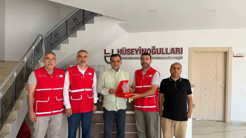 Mardinli iş insanı Veysi Duyan Kızılay’dan ödül aldı