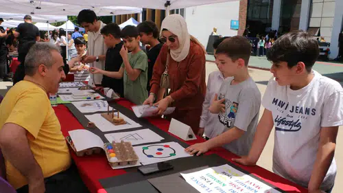 Diyarbakırlı öğrenciler yılın yorgunluğunu şenlikle attı
