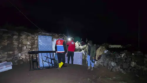 Diyadin’de sağanak sonrası sel vuran evlere yardım eli uzandı