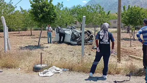 Elazığ yolunda kaza Otomobil takla attı