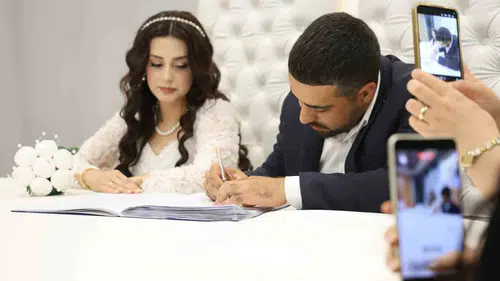 Elazığ’da çiftler 26.06.2026 çılgınlığı için nikah masasına koştu