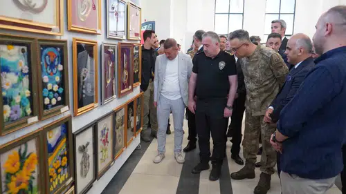 Vanlı mahkumların bir yıllık emeği sanat galerisinde buluştu