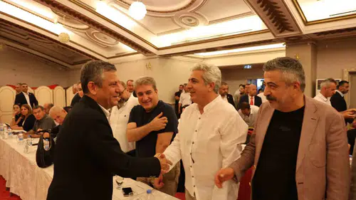 Özgür Özel Diyarbakır’da çözüm yollarını halkla arıyor