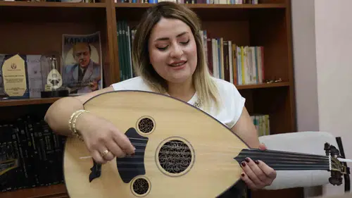 10 yıllık hemşireliği bıraktı konservatuvar yolunu tuttu