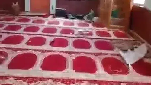 Elazığ’da tahrip edilen camiyi belediye ekipleri kısa sürede onardı