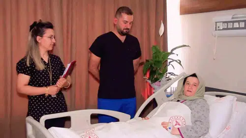 Şanlıurfa'da 29 santimetrelik dev kitle ameliyatla alındı